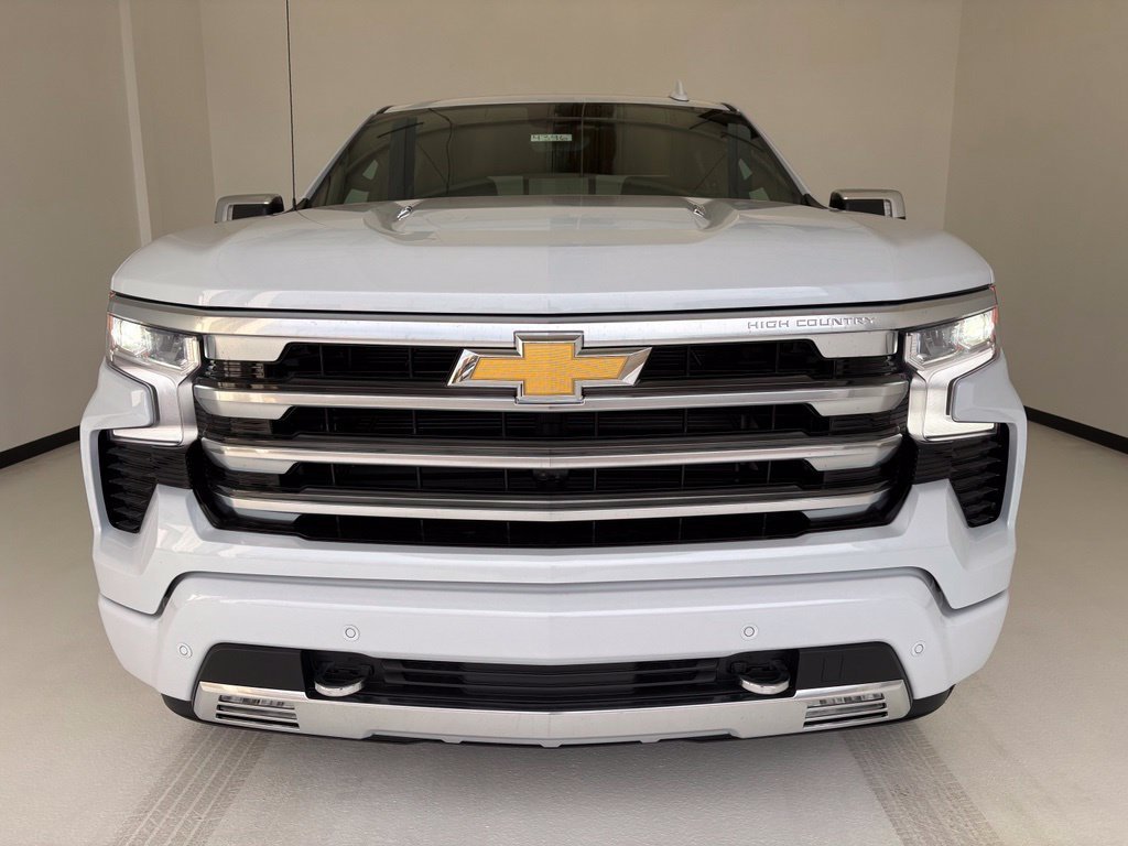 New 2026 Polar White Tricoat Chevrolet High Country image 16