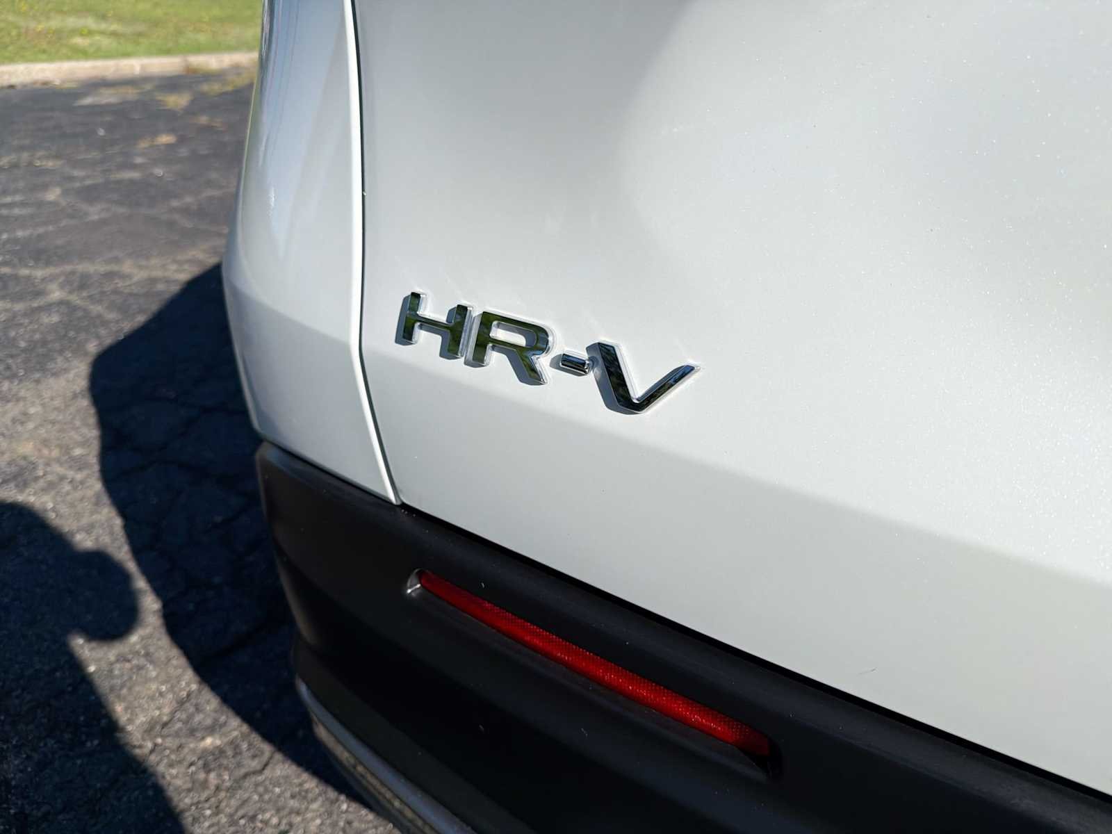 Used 2024 Platinum White Pearl Honda Sport image 18