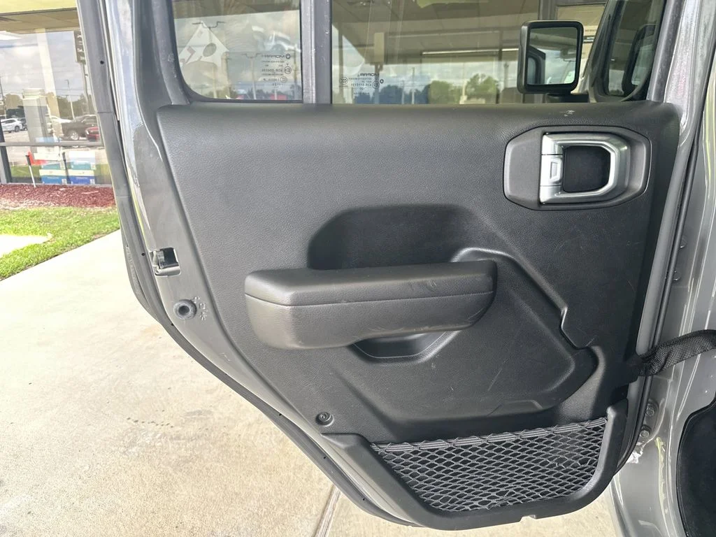 Used 2020 Gray Jeep Unlimited Sport Altitude image 27