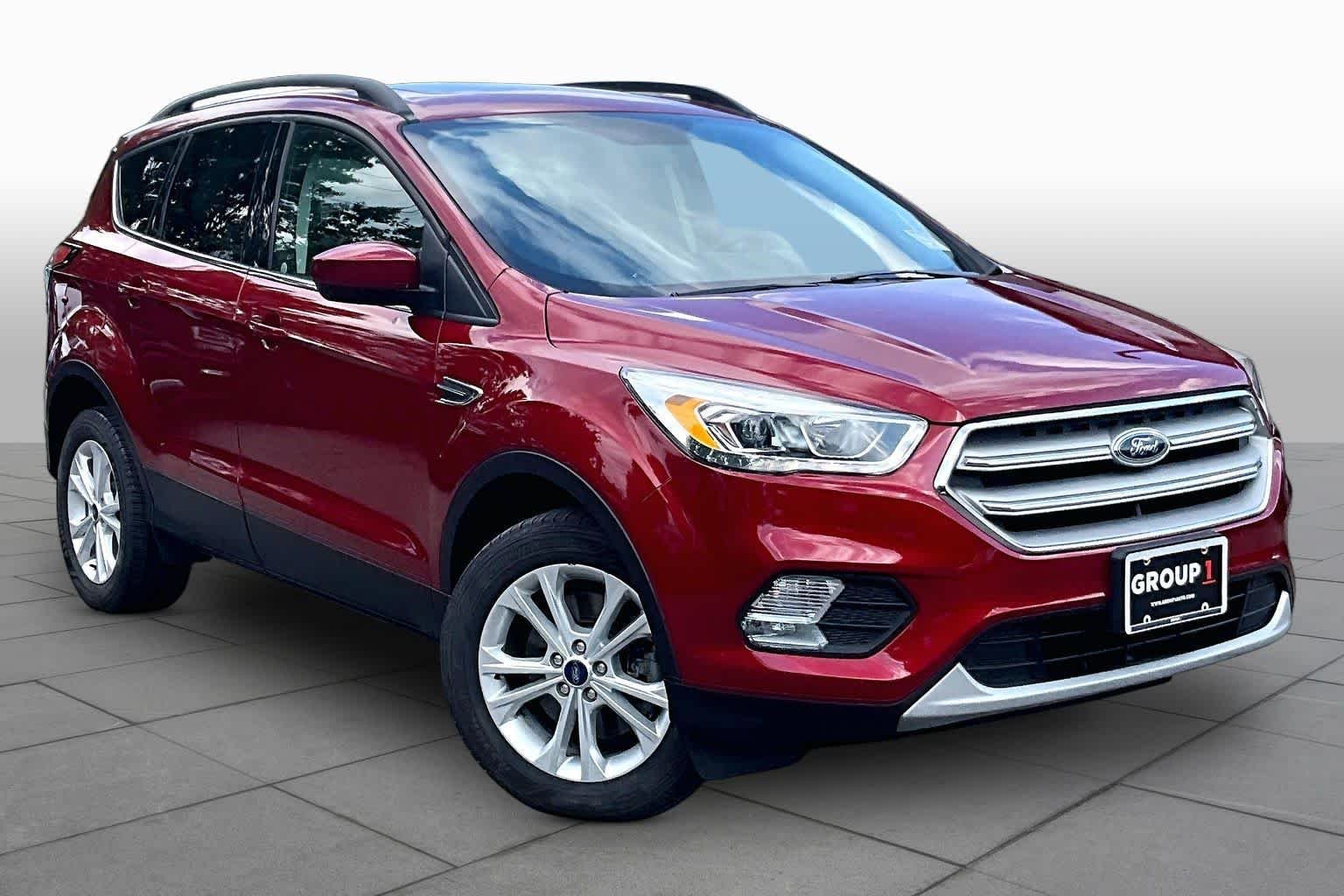Used 2018 Ruby Red Metallic Tinted Clearcoat Ford SEL image 3