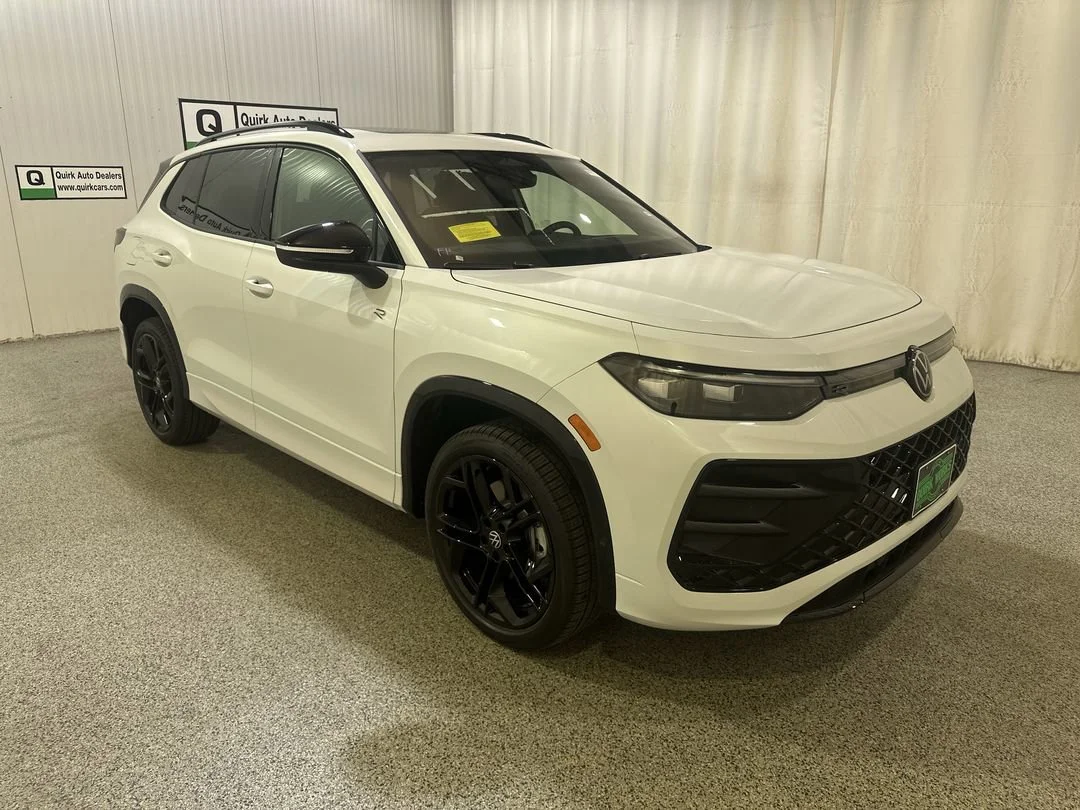 New 2026 Opal White Pearl Volkswagen SE R-Line Black image 3