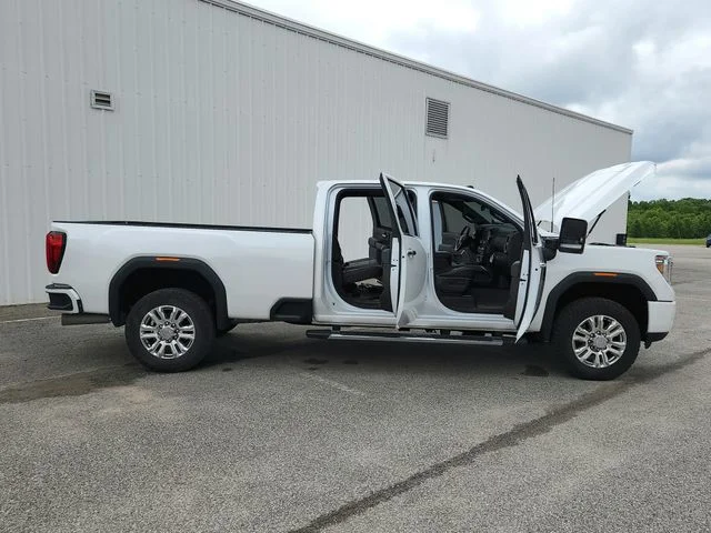 Used 2022 White GMC Denali image 16