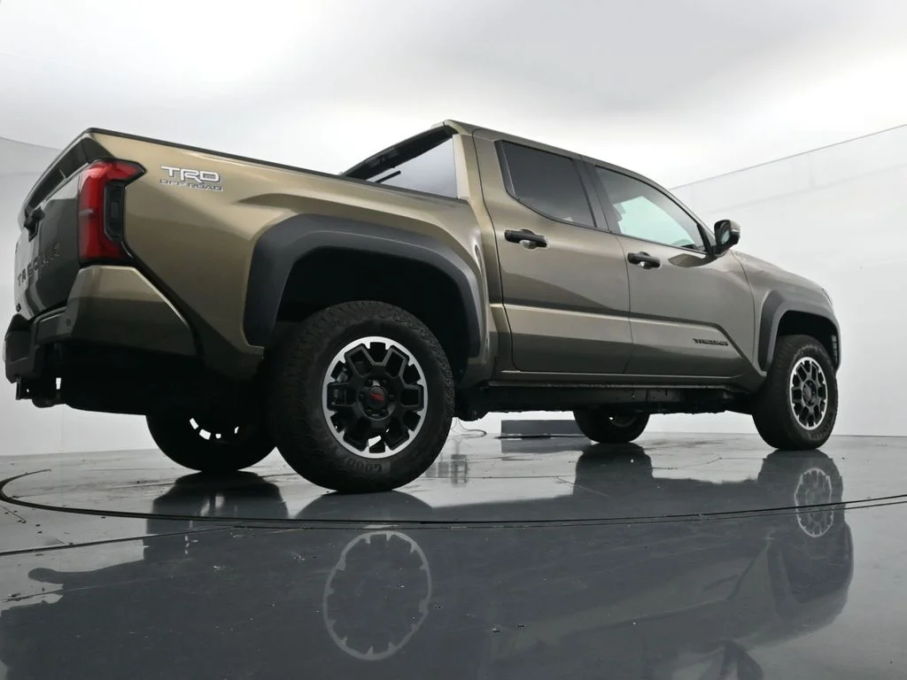 Used 2026  Toyota SR5 image 22