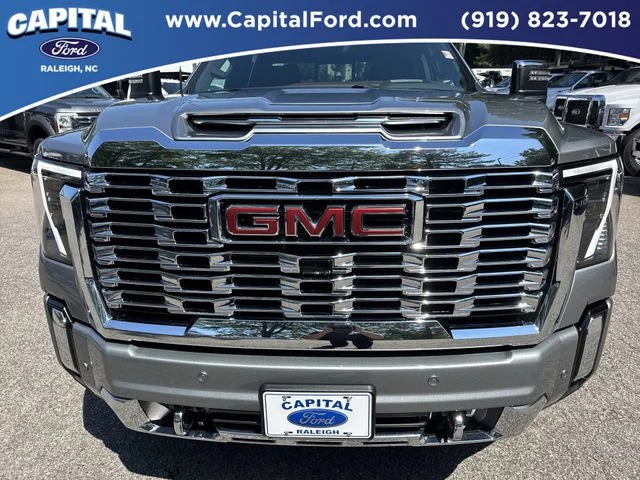 Used 2025 Silver GMC Denali image 10