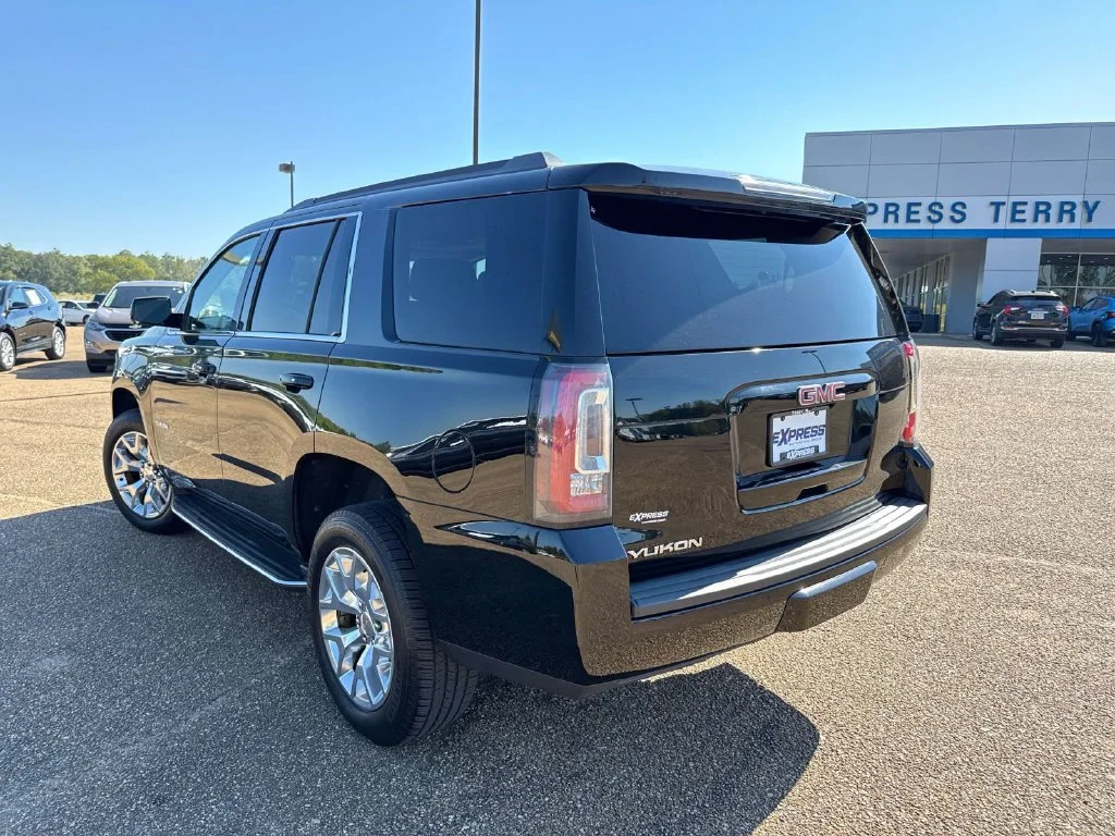 Used 2017 Black GMC SLT image 5