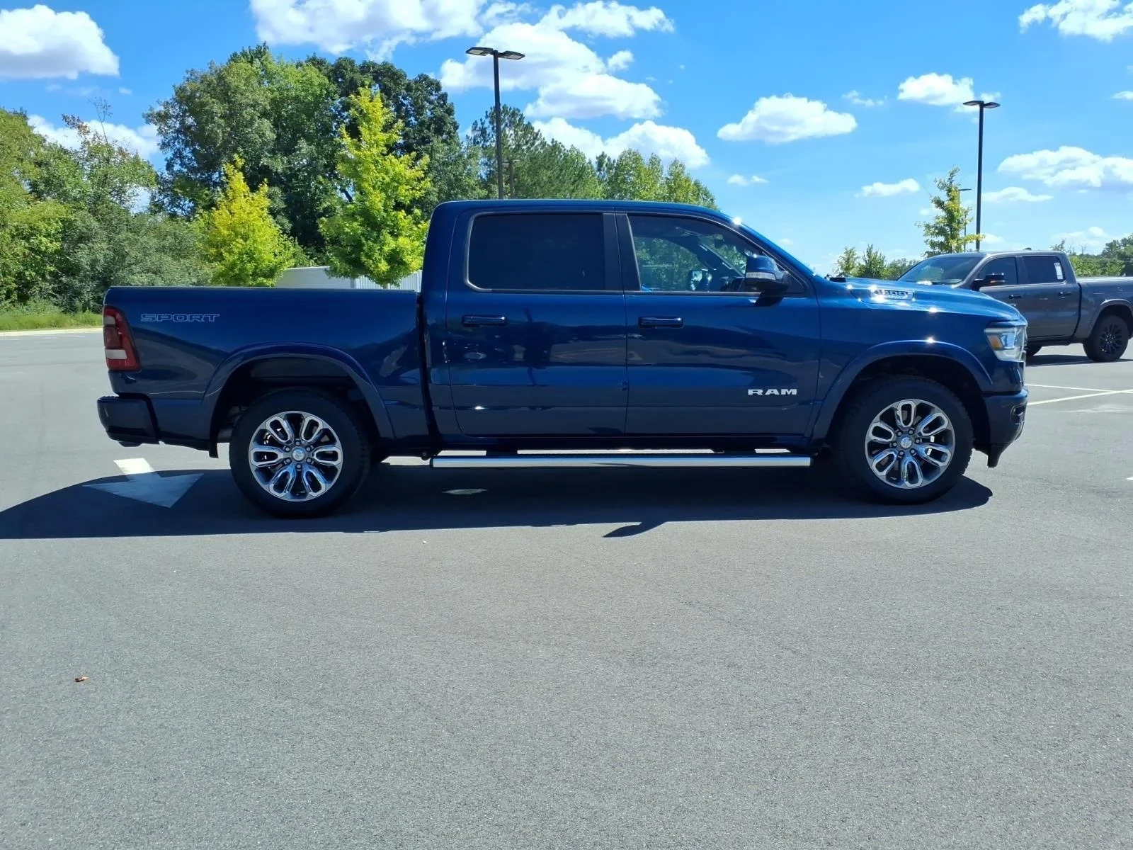 Used 2021 Patriot Blue Pearlcoat Ram Laramie image 11