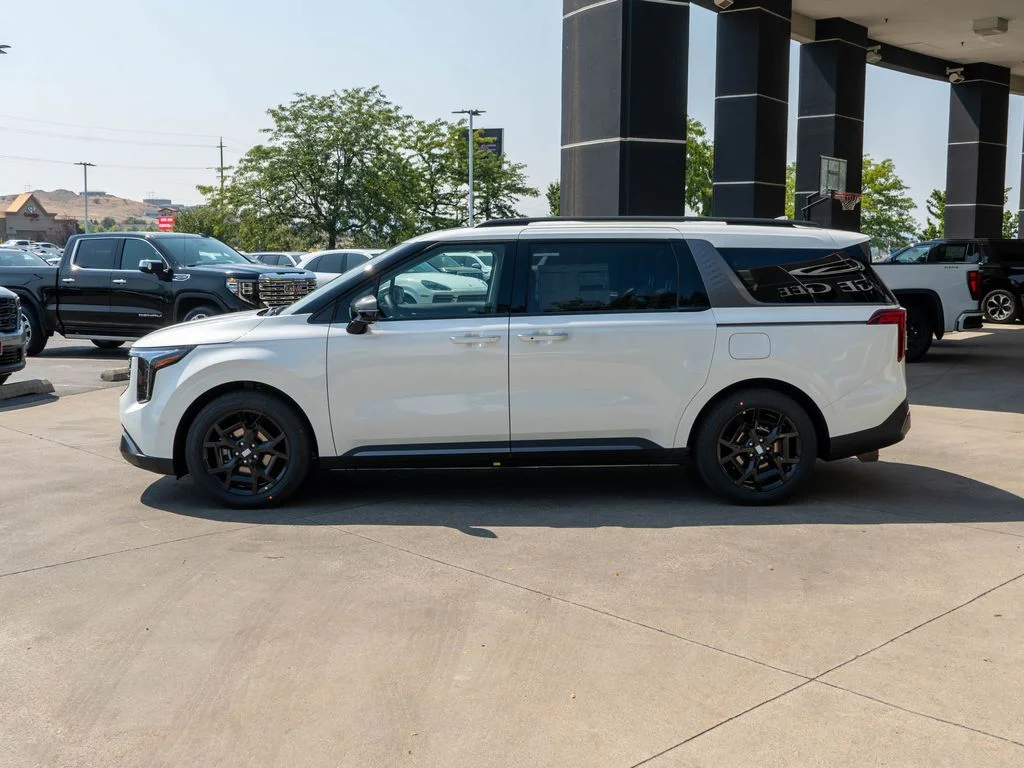 New 2027 Snow White Pearl Kia SX image 4