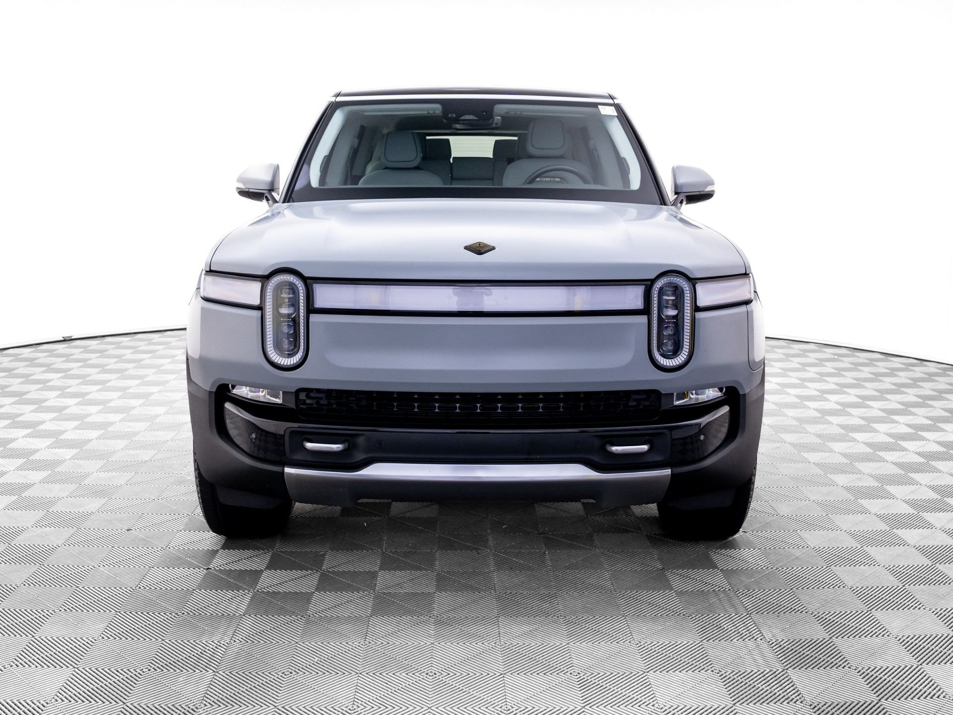 Used 2023  Rivian Adventure image 9
