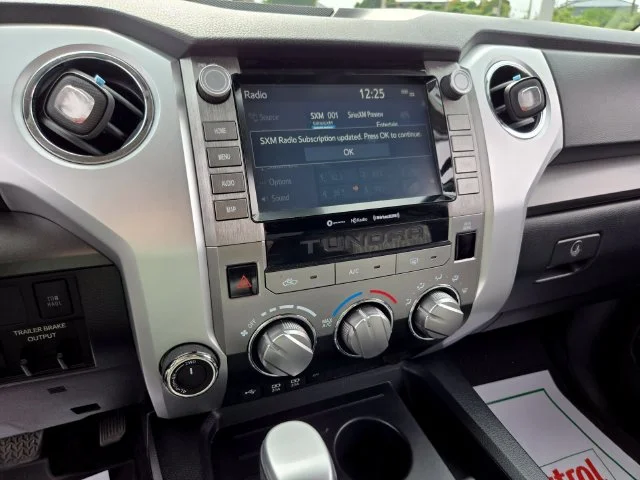 Used 2020 White Toyota SR5 image 25