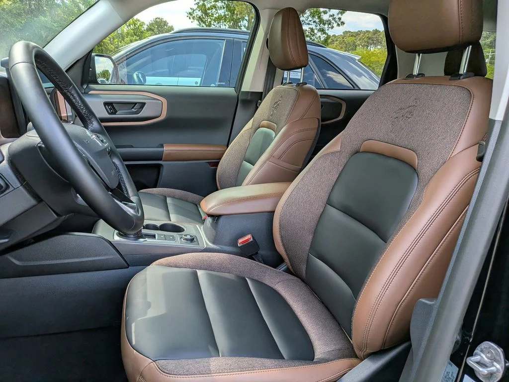 Used 2025 Black Ford Outer Banks image 14