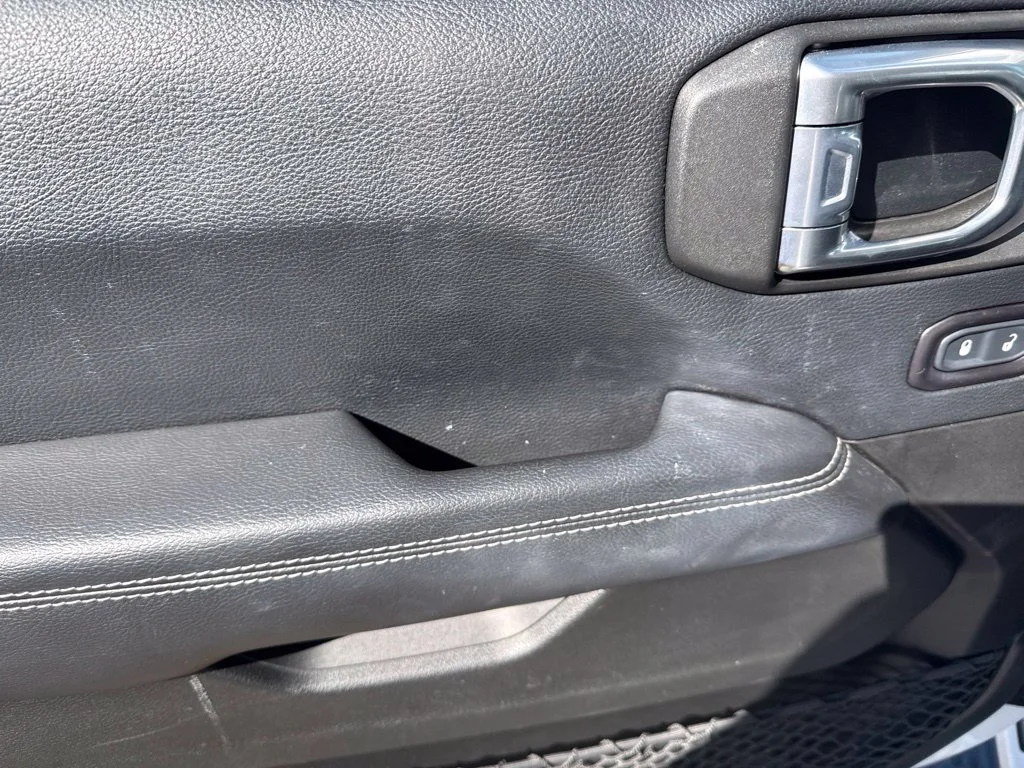 Used 2018 White Jeep Unlimited Sahara image 7