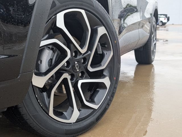 Used 2025 Black Chevrolet 2RS image 2