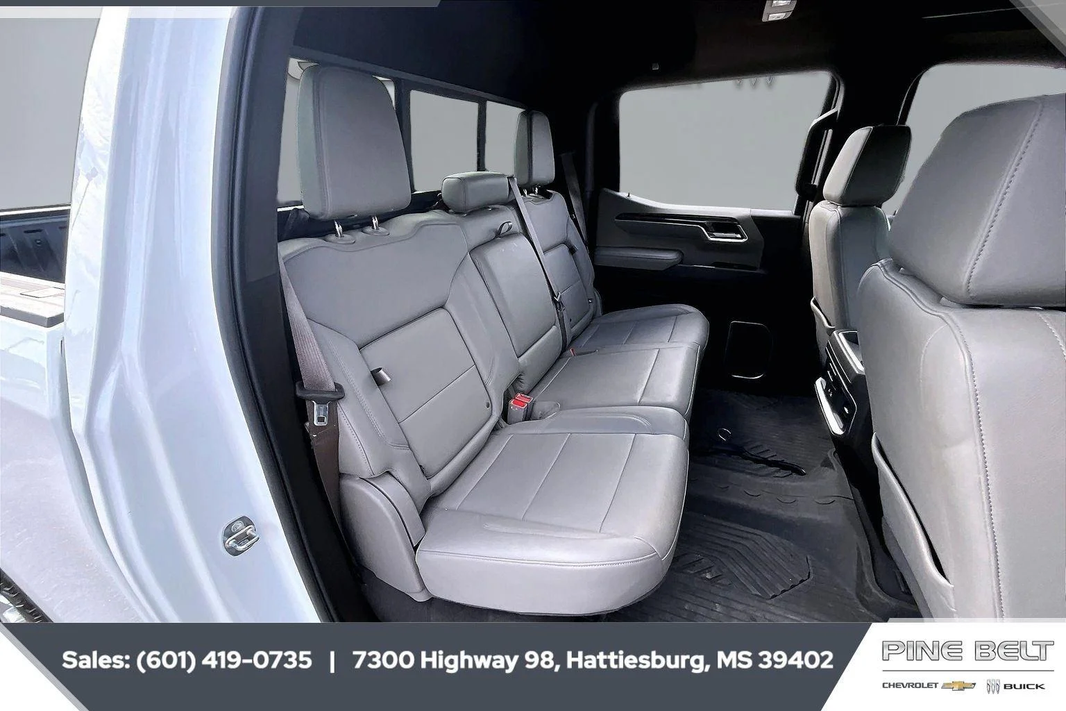 Used 2022 Summit White Chevrolet LTZ image 20