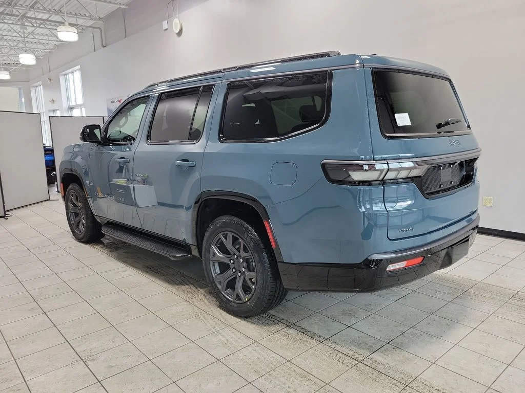 New 2026 Steel Blue Exterior Paint Jeep Limited Altitude image 4