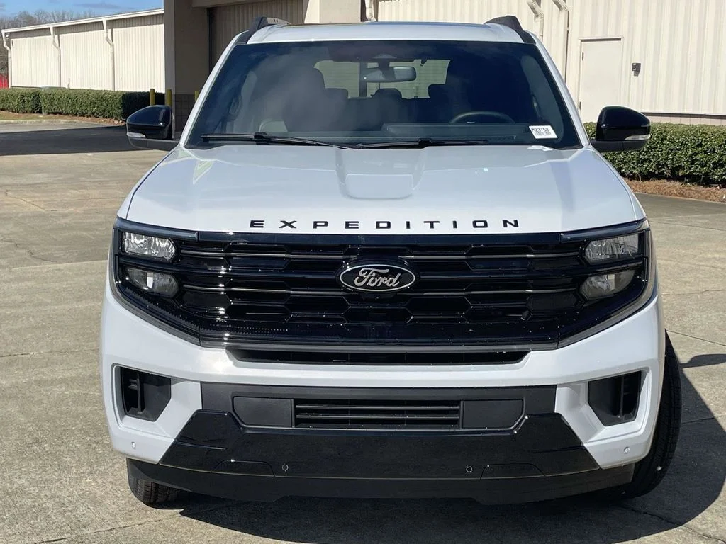 New 2026 Space Silver Metallic Ford Platinum® image 8