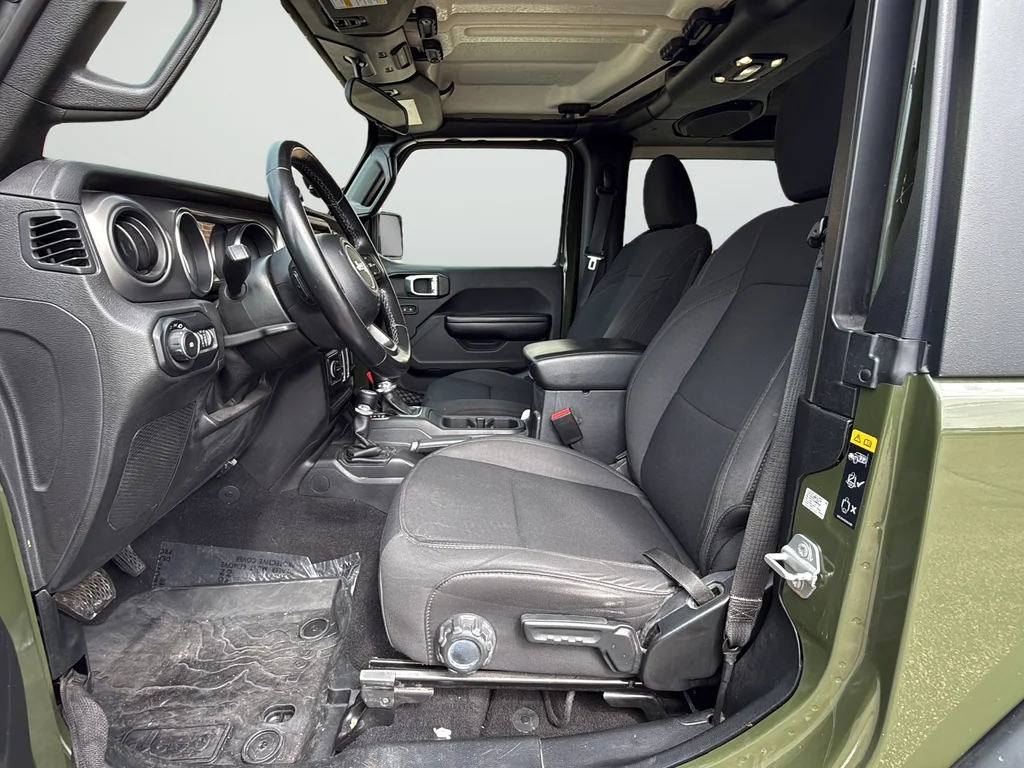 Used 2021 Green Jeep Sport S image 10