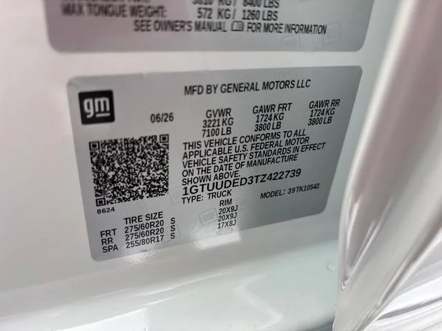 New 2026 Summit White GMC SLT image 32
