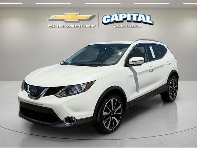 Used 2019 White Nissan SL image 1