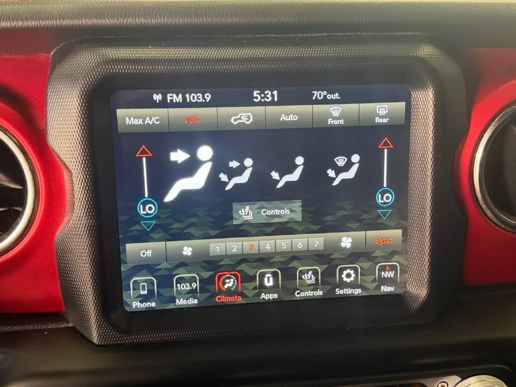 Used 2020 White Jeep Unlimited Rubicon image 23