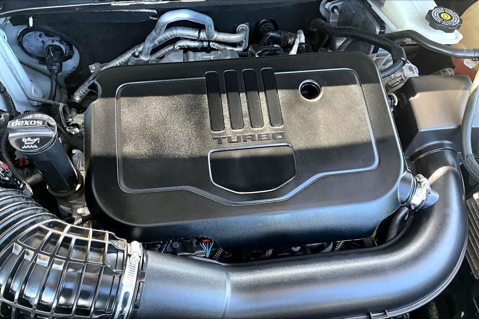 Used 2022 Summit White GMC SLE image 33