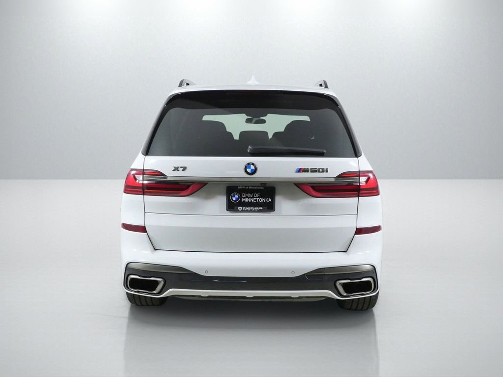 Used 2022 Alpine White BMW M50i image 11