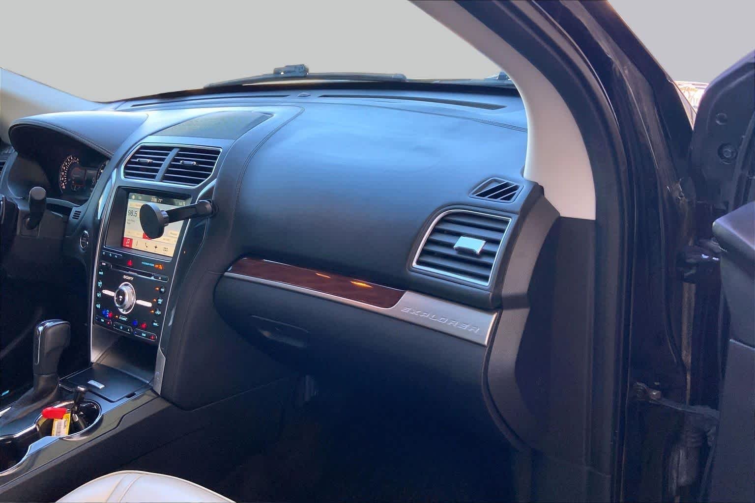 Used 2017 Shadow Black Ford Platinum image 19