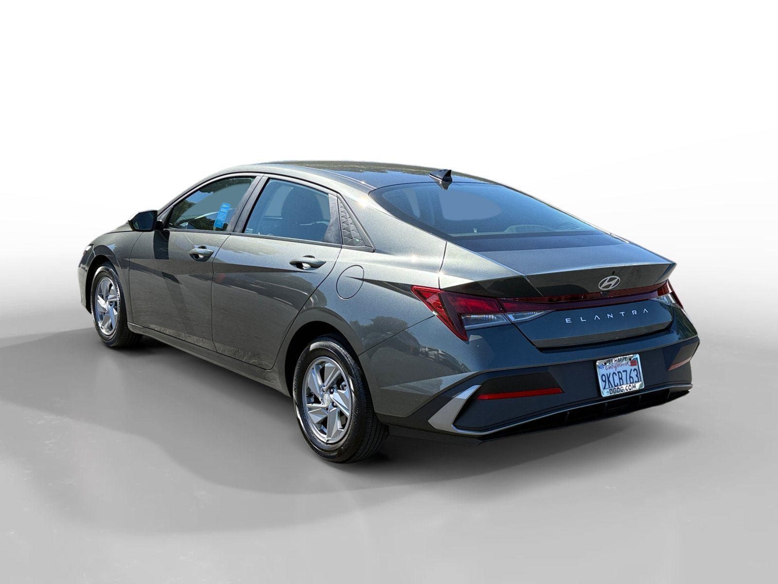 Certified Used 2024 Gray Hyundai SE image 3