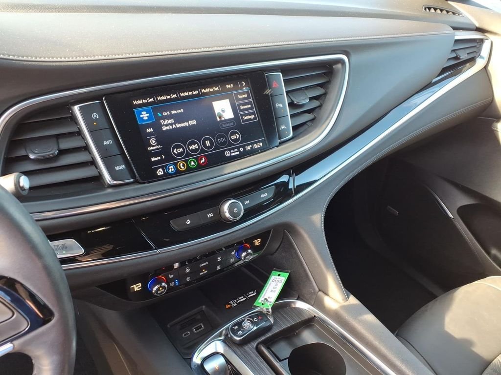 Used 2024 White Frost Tricoat Buick Avenir image 11
