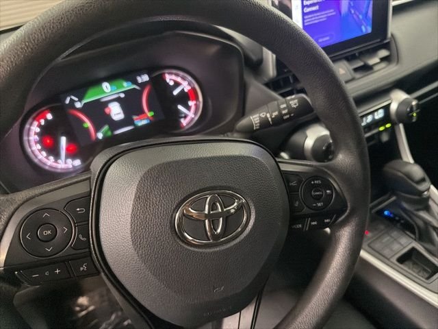 Used 2025 Ice Toyota XLE image 30