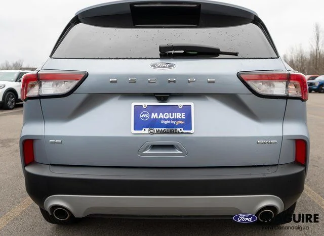 Used 2022 Blue Ford SE image 7