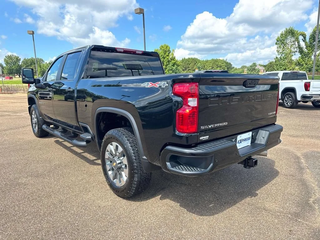 2026 Chevrolet Silverado 2500 HD Custom - Photo 7