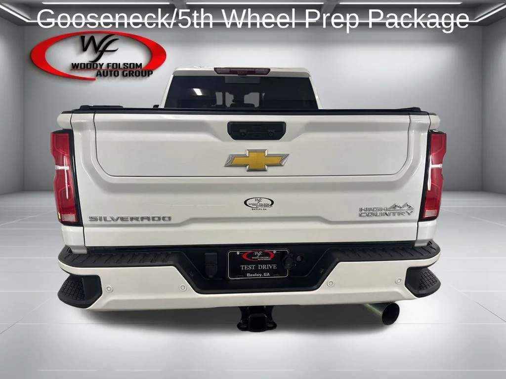 Used 2025 Beige Chevrolet High Country image 7