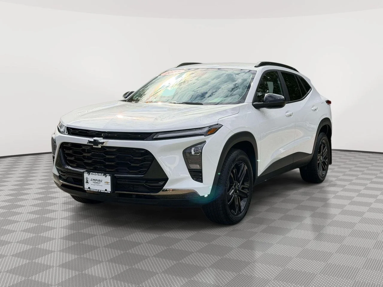 Used 2025 Summit White Chevrolet FWD ACTIV image 7