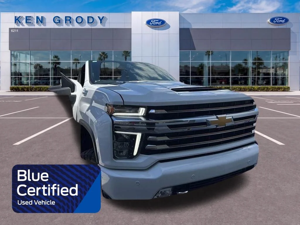 2022 Chevrolet Silverado HD High Country 4WD Crew Cab Standard Box's photo