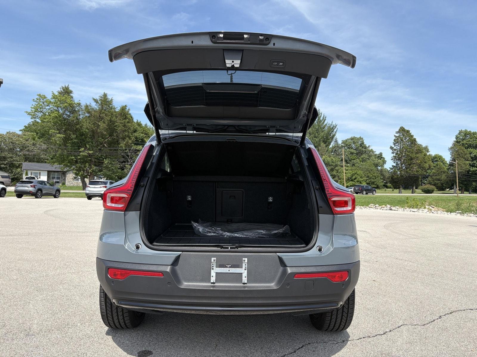 Used 2023 Thunder Grey Metallic Volvo Plus Dark Theme image 16