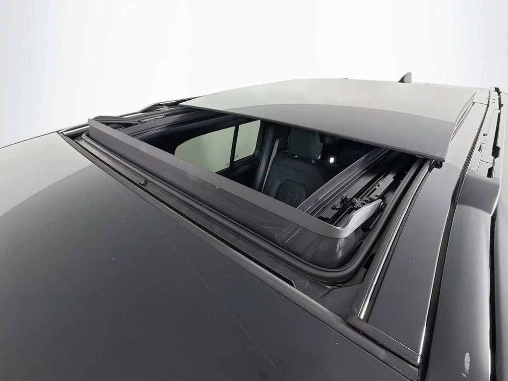 Certified Used 2023 Black Land Rover X image 23
