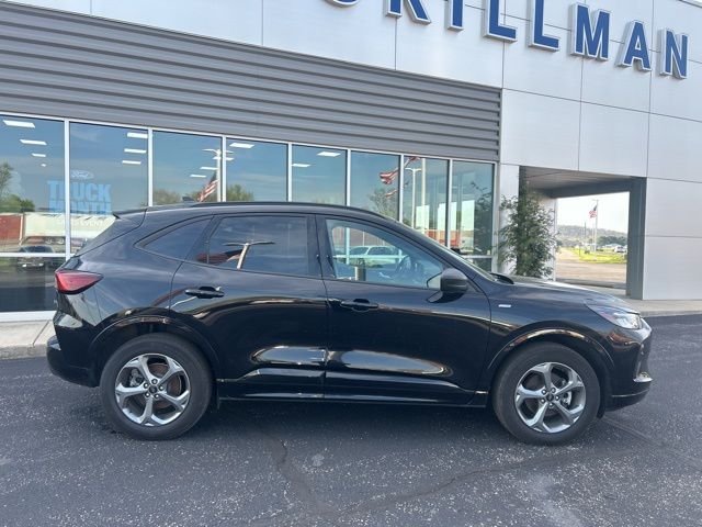 Used 2024 Black Metallic Ford ST-Line image 8