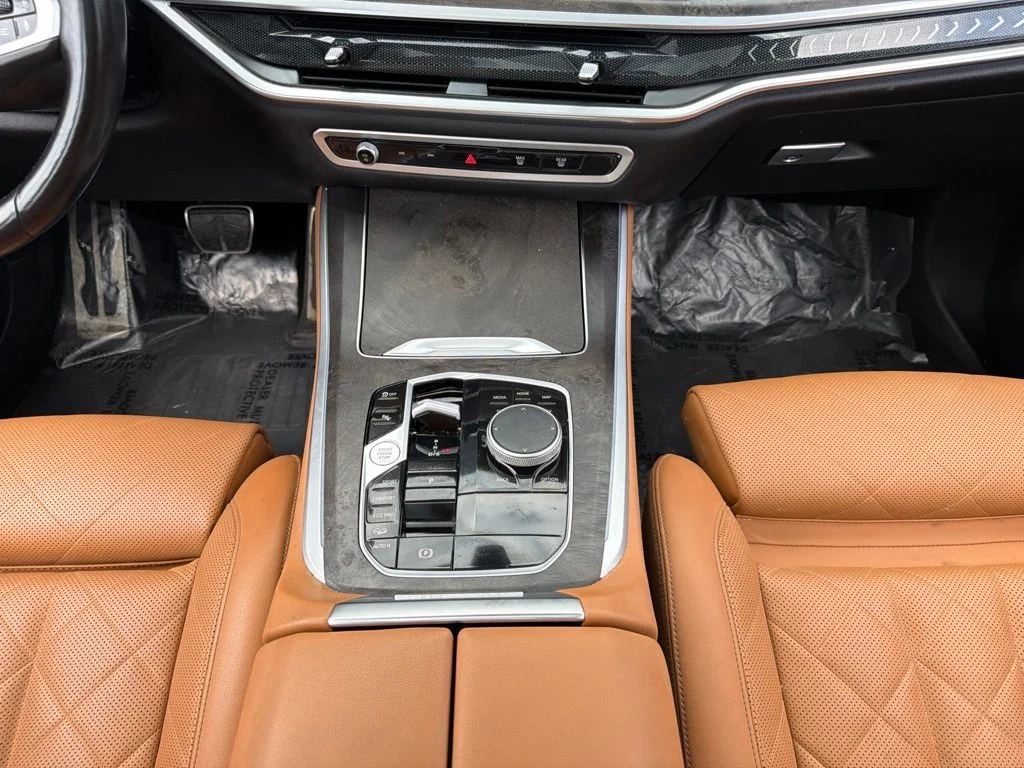 Used 2024 Black BMW xDrive40i image 19
