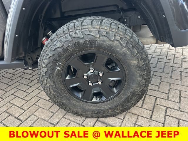 Used 2023 Gray Jeep Mojave image 12
