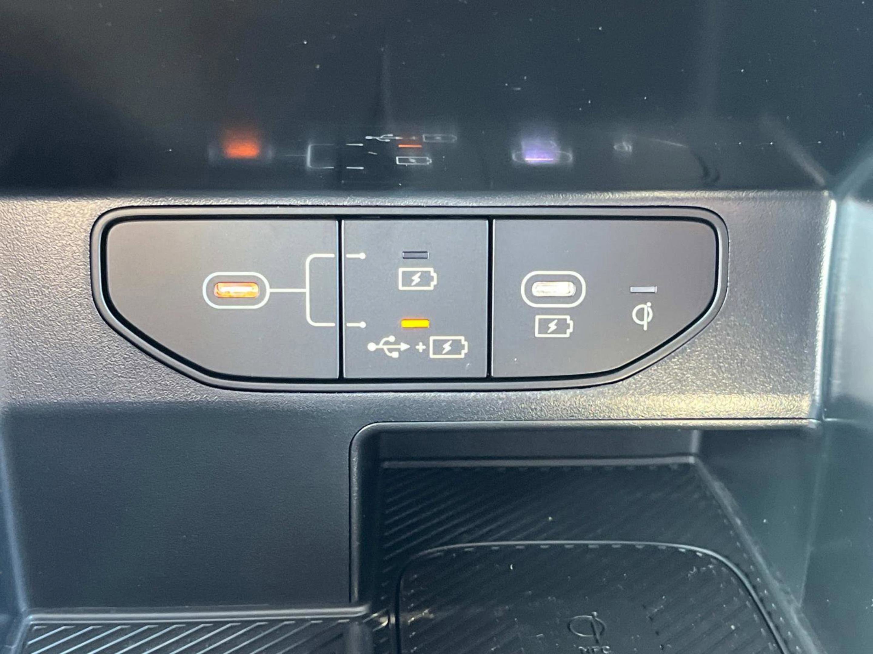 New 2025 Wolf Gray Kia X-Line SX AWD image 34