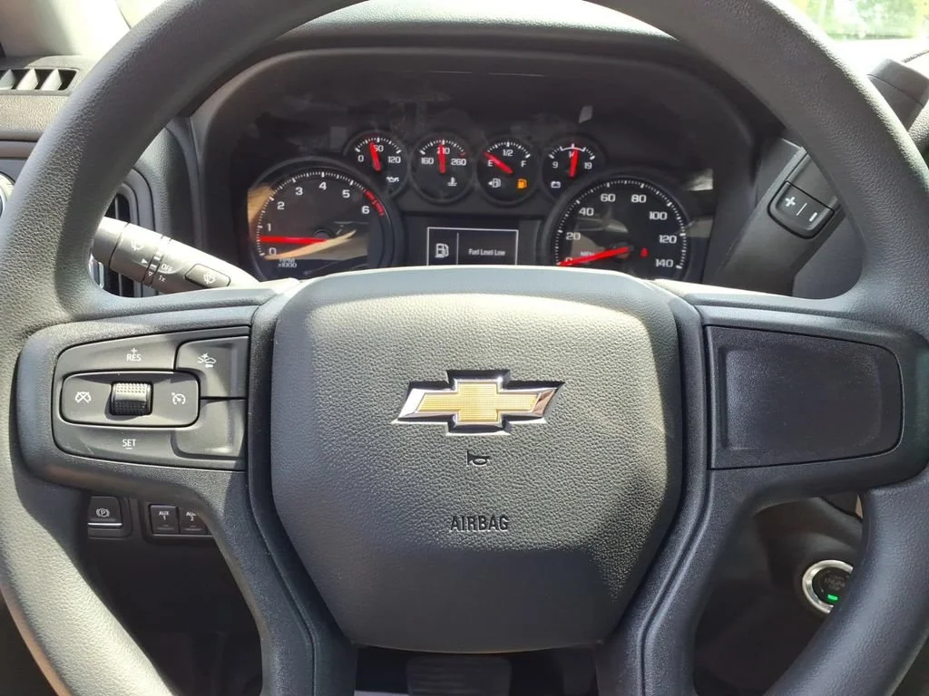 New 2026 Summit White Chevrolet WT image 29