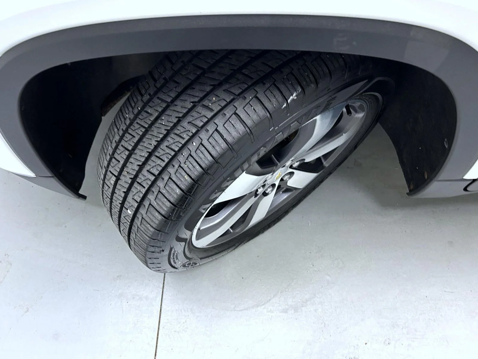 Used 2019 White Chevrolet 3LT image 24