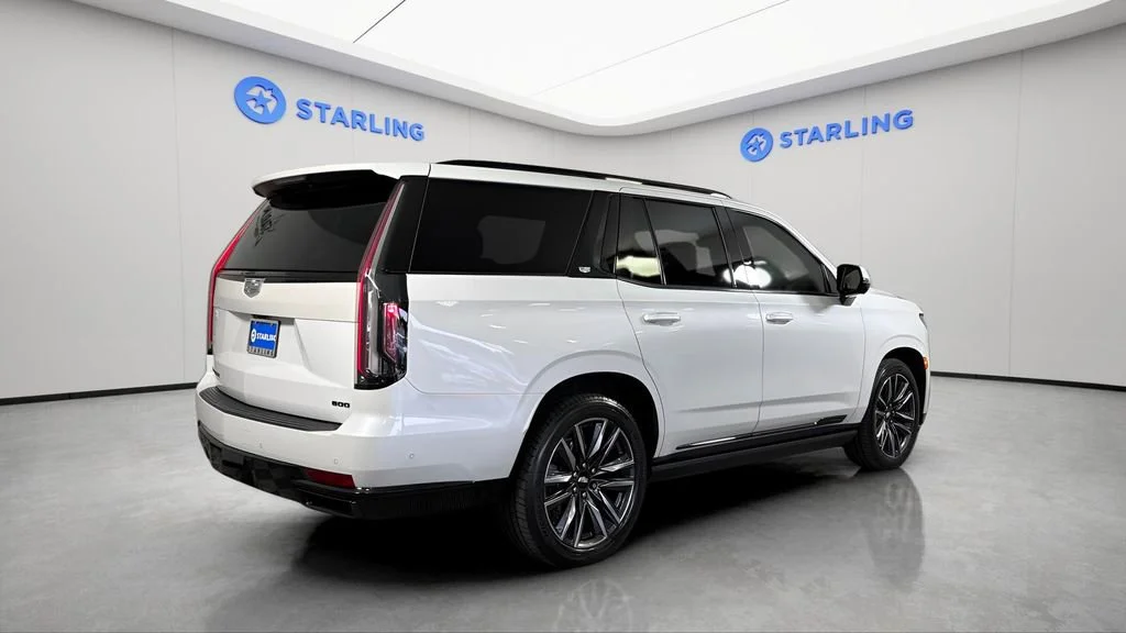 Used 2021 CRYSTAL WHITE TRICOAT Cadillac Sport Platinum image 9