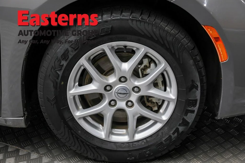 Used 2021 Gray Chrysler Touring L image 31