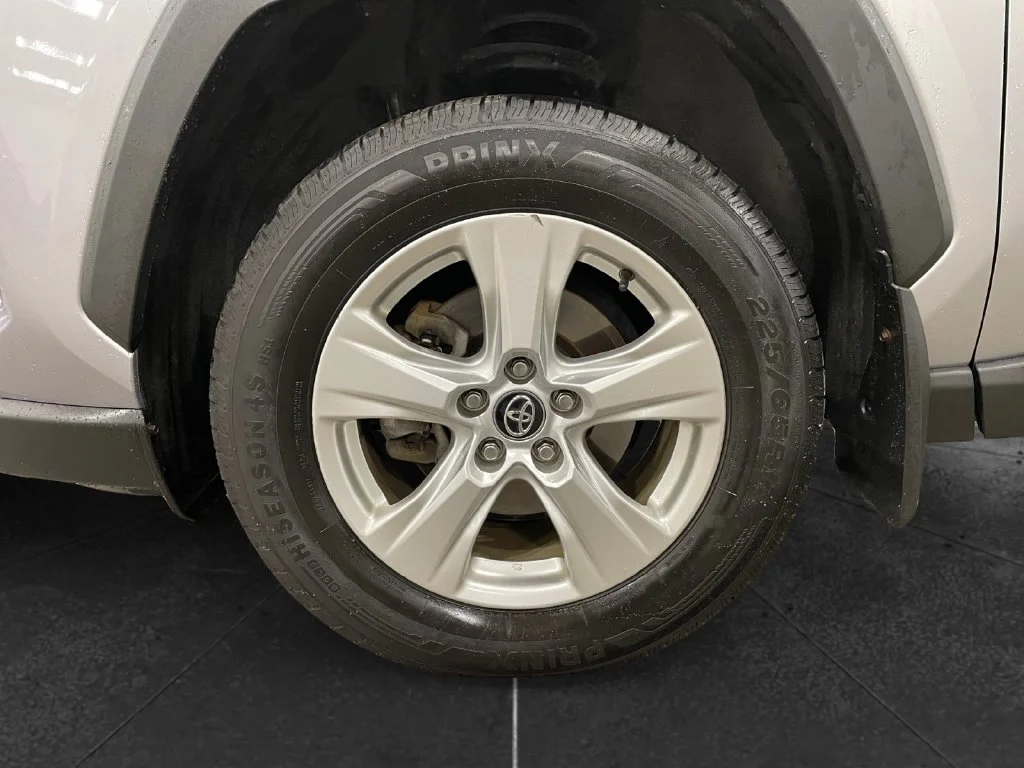 Used 2020 Silver Sky Metallic Toyota XLE image 14