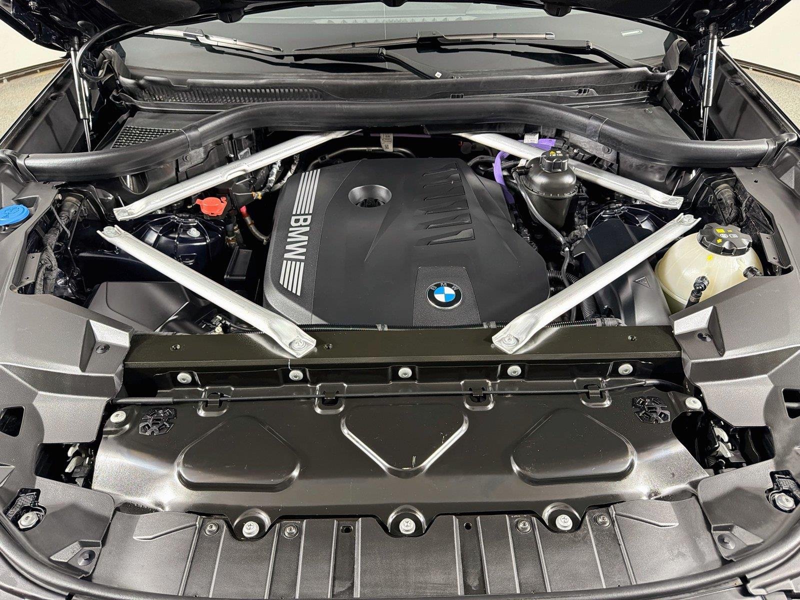 Certified Used 2024 Carbon Black Metallic BMW xDrive40i image 29