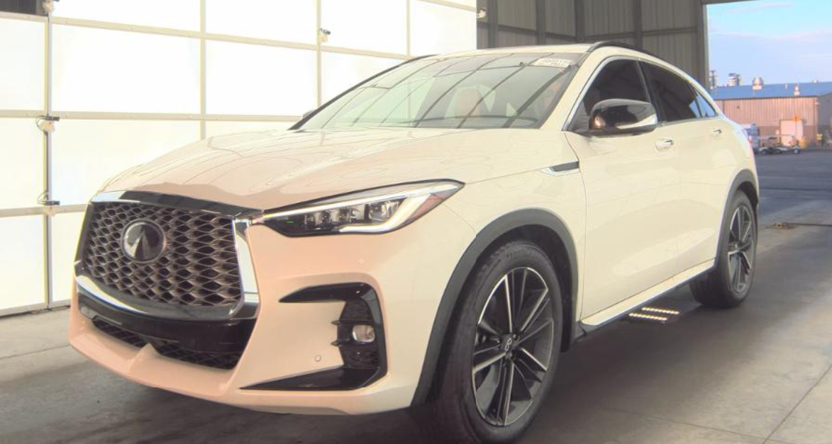2023 INFINITI QX55 Essential