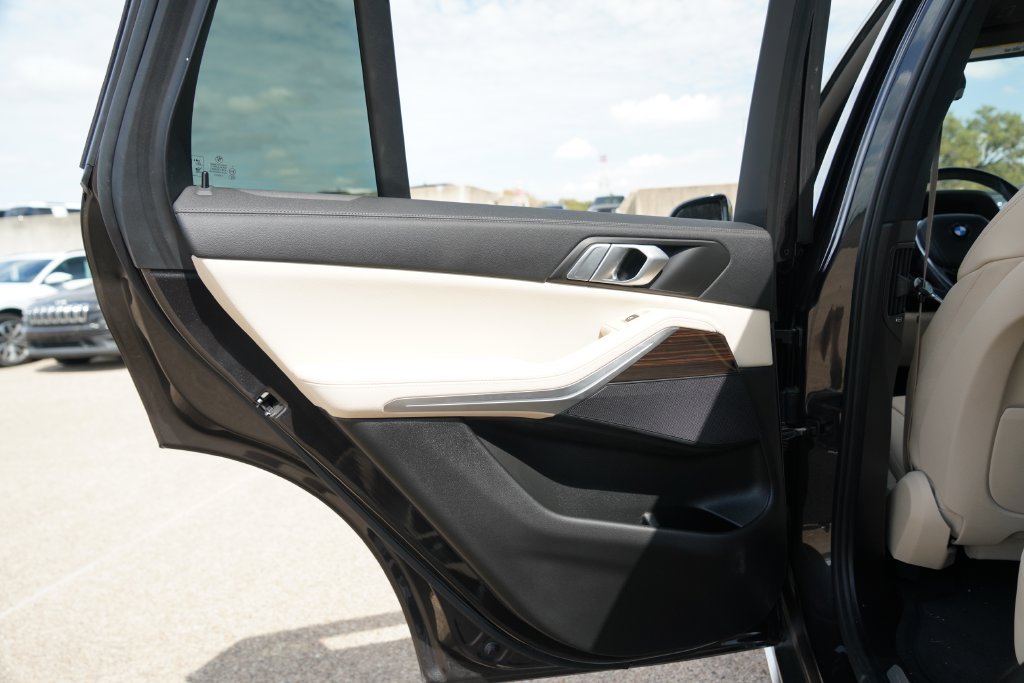 Used 2020 Dark Graphite BMW sDrive40i image 32