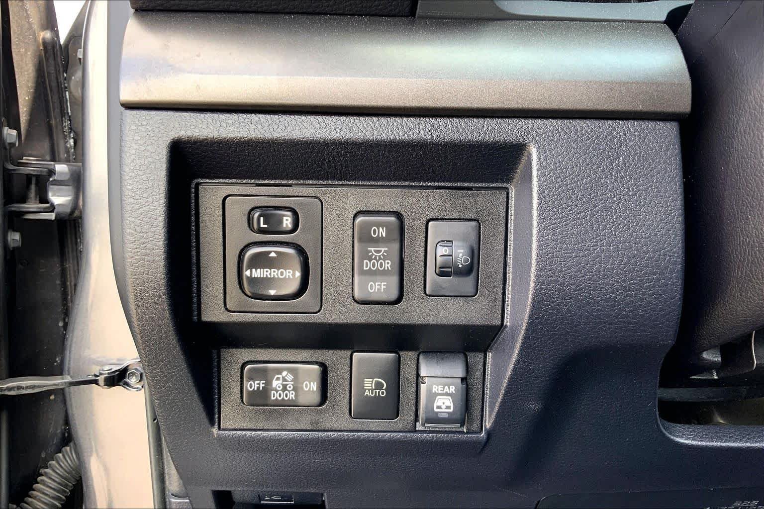 Used 2019 Magnetic Gray Metallic Toyota SR5 image 33