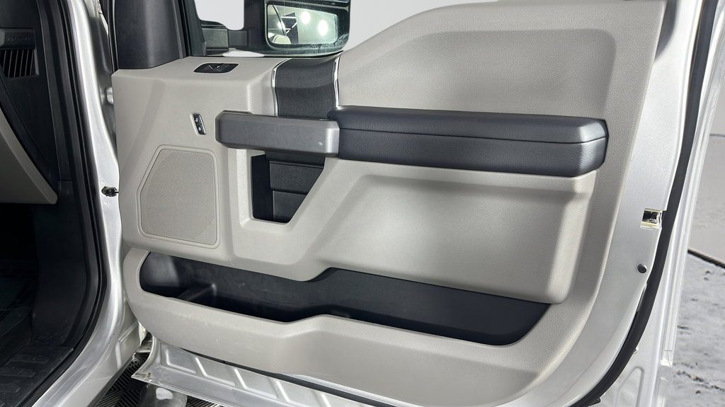 Used 2018 Silver Ford XLT image 44